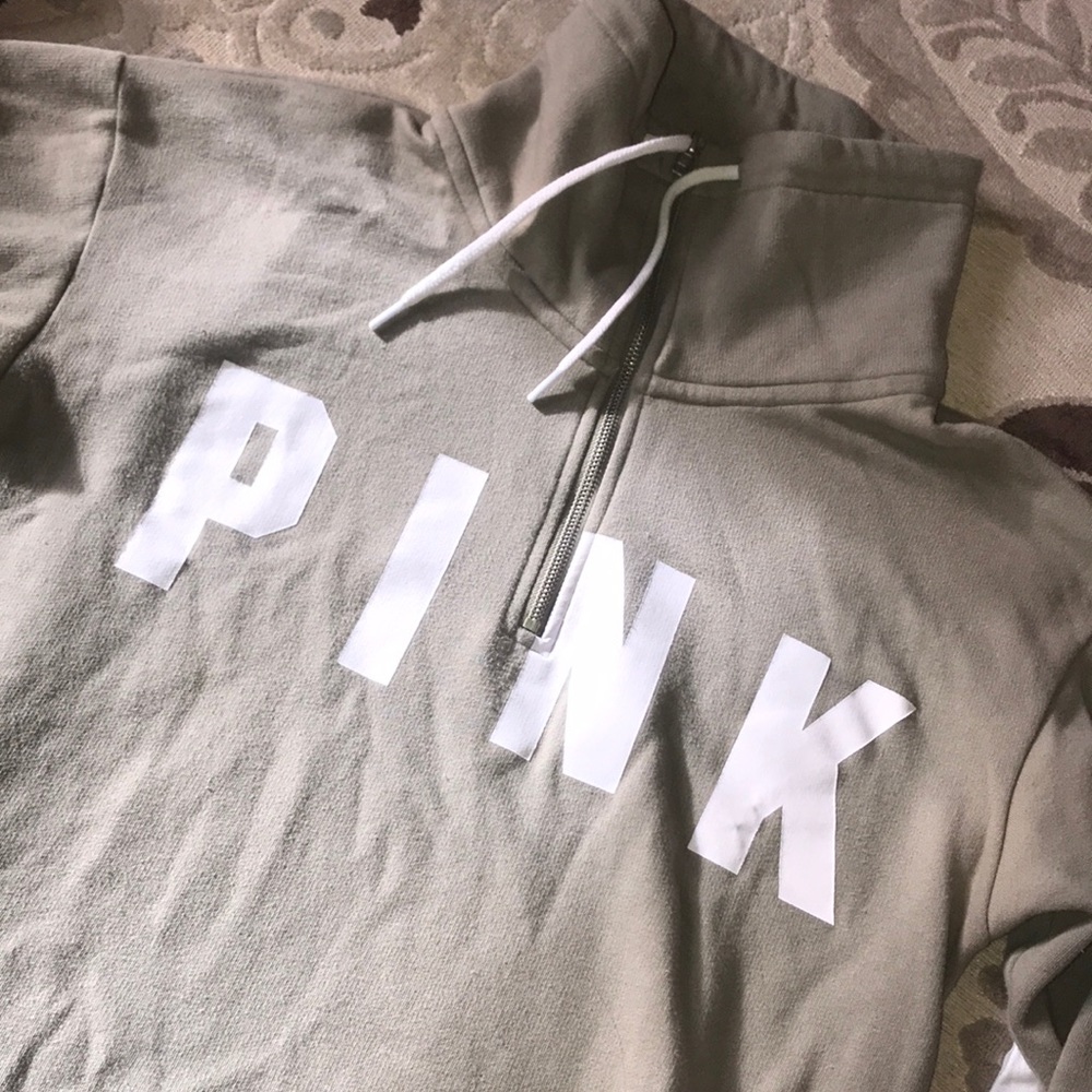 Crew neck, army green sweatshirt